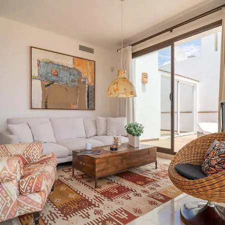 Sanders - Great Two-bedroom With Terrace