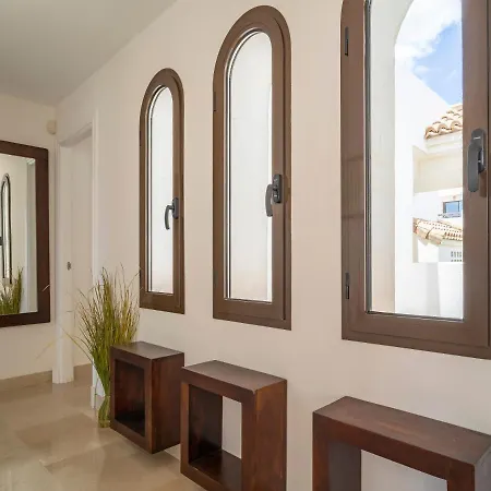 Sanders - Great Two-bedroom With Terrace