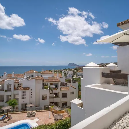 Sanders - Great Two-bedroom With Terrace Apartment *