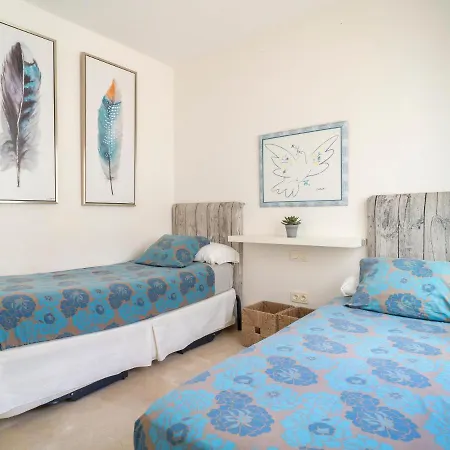 Sanders - Great Two-bedroom With Terrace *