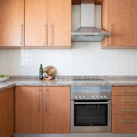 Sanders - Great Two-bedroom With Terrace